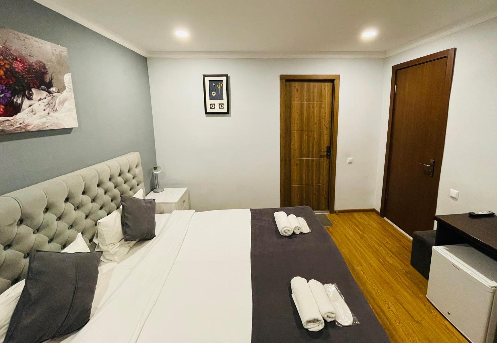 Book Hotel Tbilisi Bagian luar foto