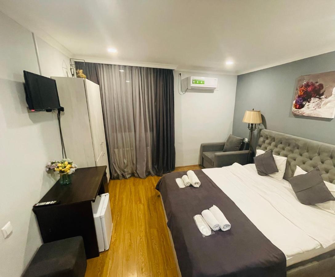 Book Hotel Tbilisi Bagian luar foto