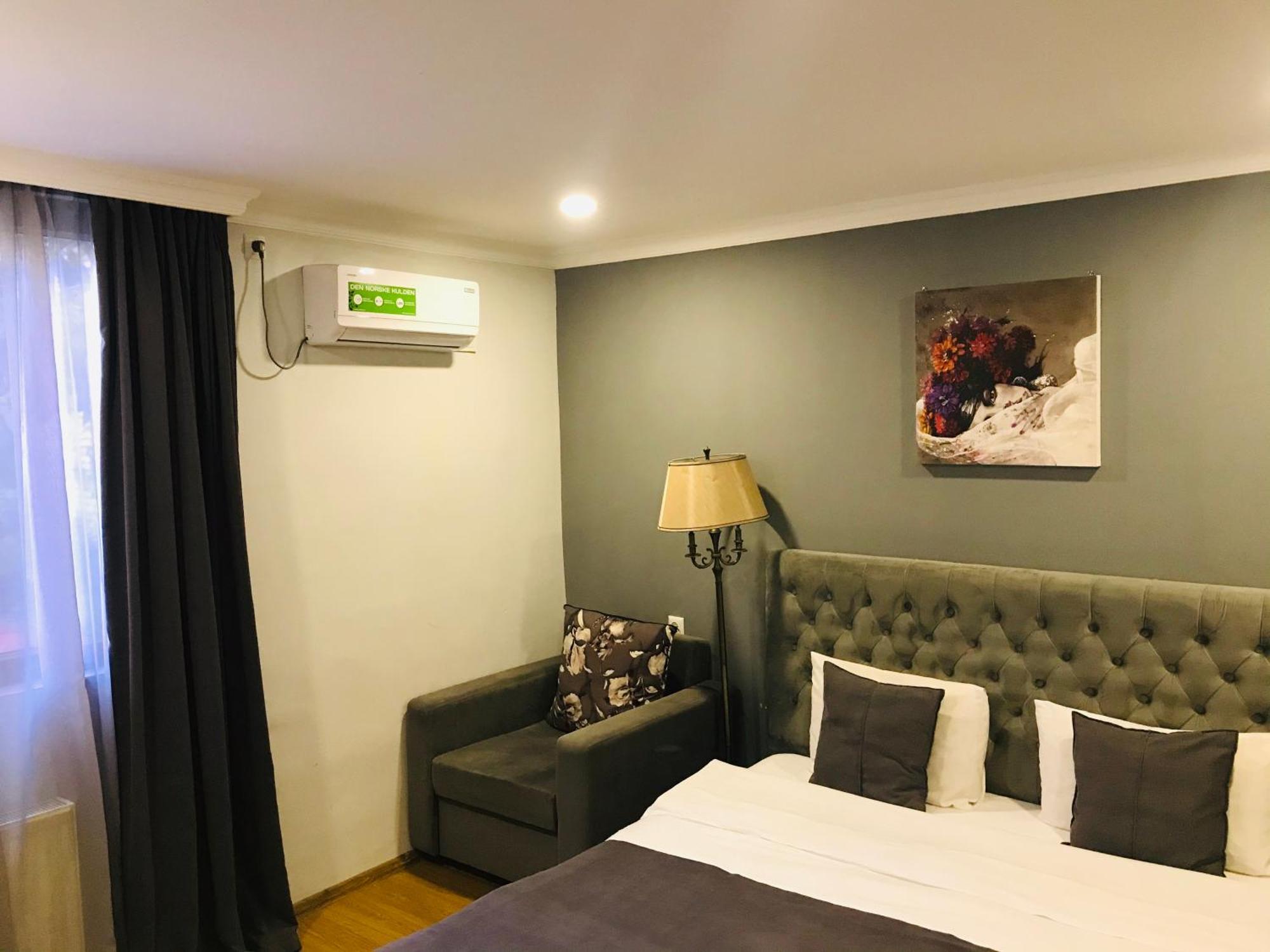 Book Hotel Tbilisi Bagian luar foto